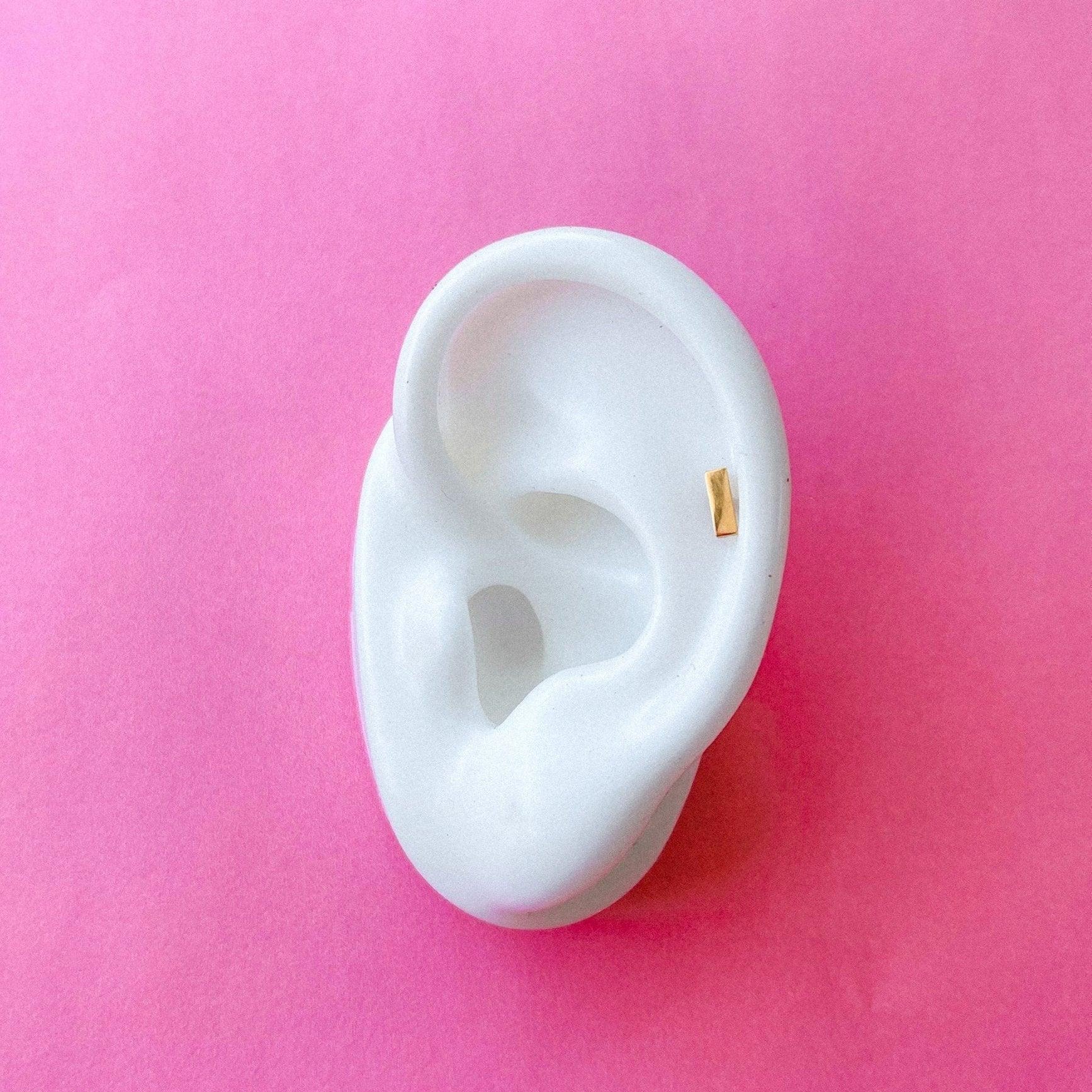 Bar Flat Back Stud